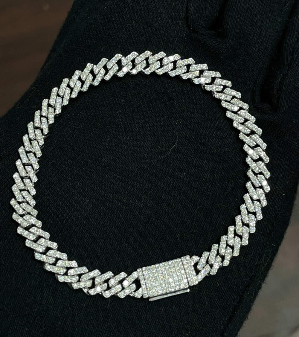 7 MM Gold Diamond Cuban Link Bracelet – Iced-Out Luxury Unisex Jewelry, Perfect Valentine’s & Birthday Gift.