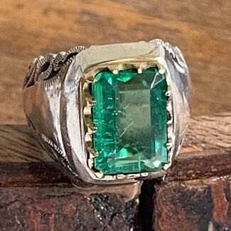 Vintage Lab Emerald Men's Ring, 925 Silver Ring, Antique Repoussé Ring, Handmade Statement Ring, Heirloom Jewelry .