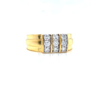 Elegant Men’s Diamond Ring in 14K Yellow Gold & Diamonds .